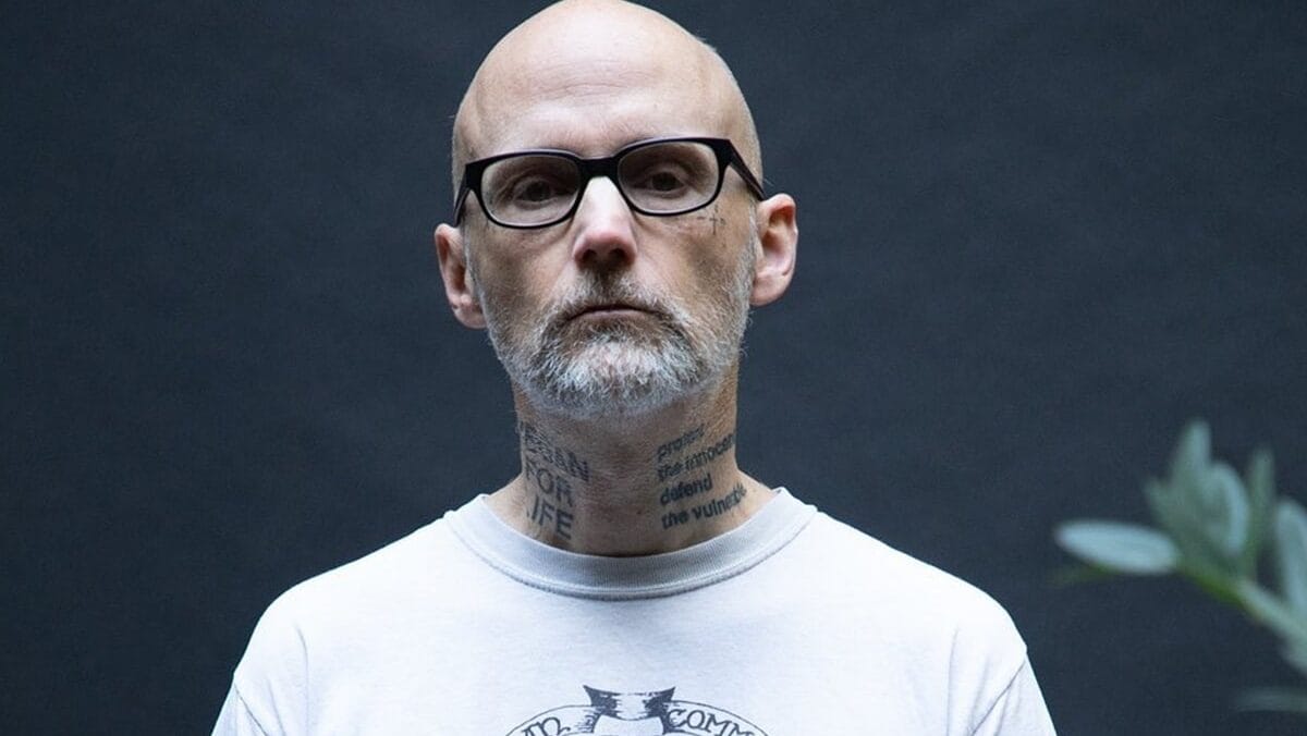 Moby envia recado ao mundo: “Trump não é a América” e aponta “narcisismo maligno”