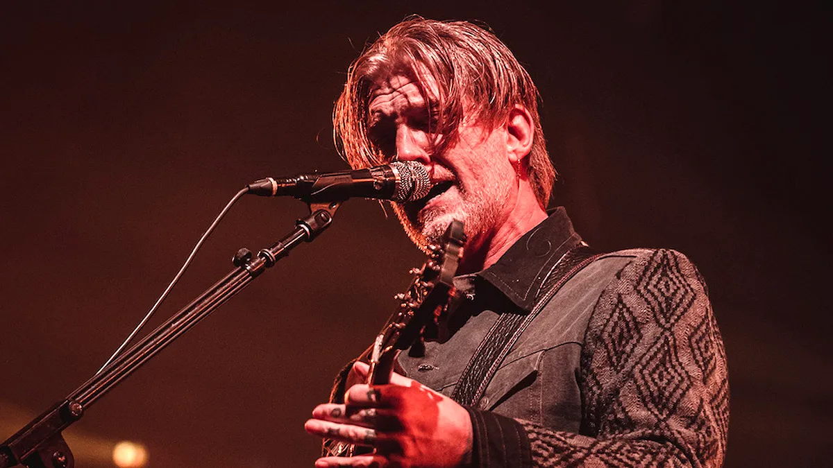 Josh Homme força Queens of the Stone Age a cancelar turnê!