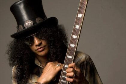 Slash anuncia lançamento de novo álbum do The Conspirators para fevereiro de 2027