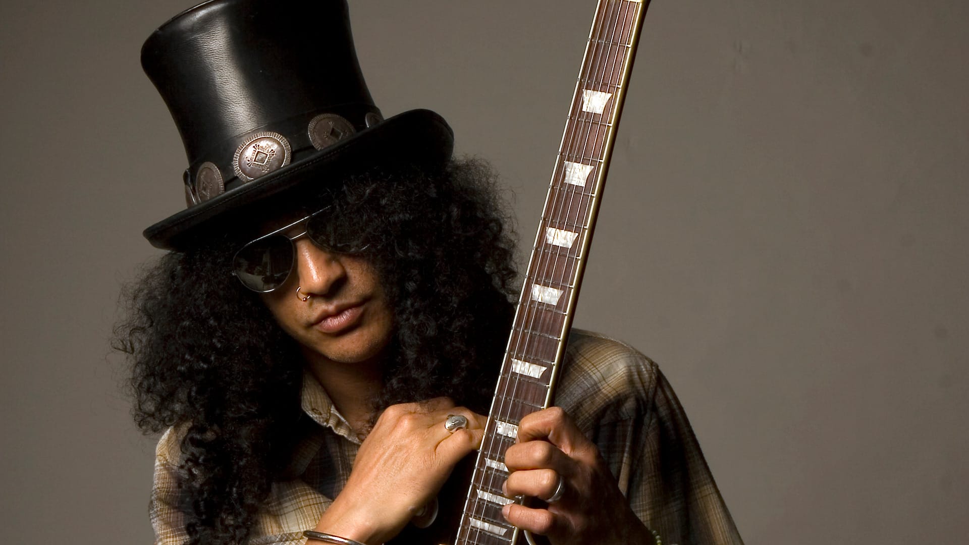 Slash anuncia lançamento de novo álbum do The Conspirators para fevereiro de 2027