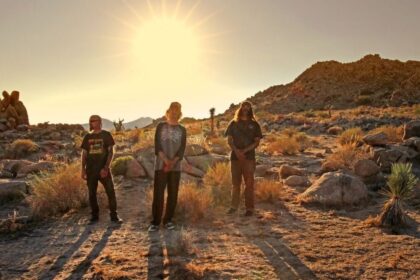 Stöner (com Brant Bjork e Nick Oliveri) lançará novo álbum ao vivo e o primeiro single é um cover de Kyuss