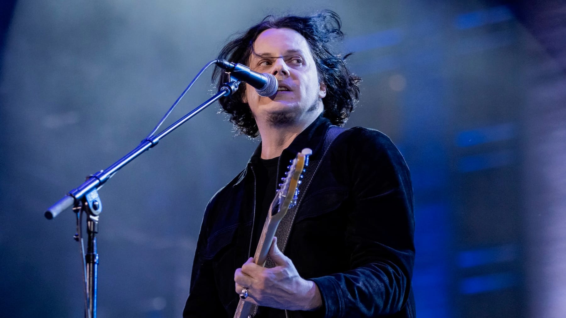 Jack White surpreende com shows secretos e turnê misteriosa