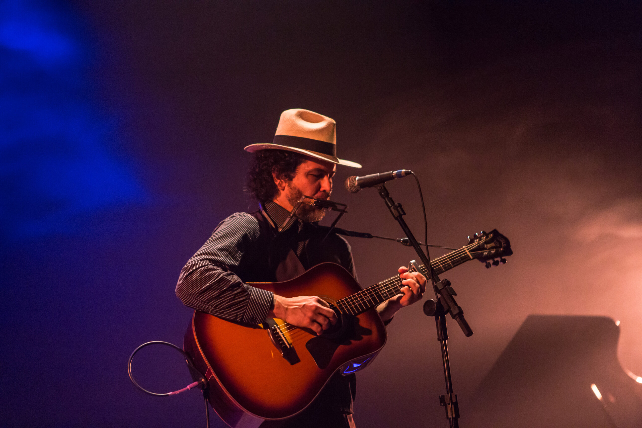 Luciano Alves e Banda leva ao “Ocidente Acústico” o show Inéditas e Outras Canções