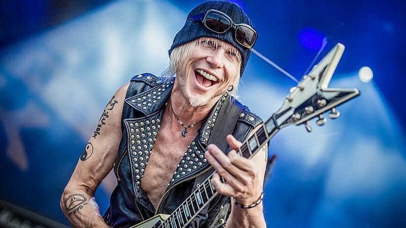 Michael Schenker afirma que Axl Rose é um perfeccionista no novo álbum My Years With UFO