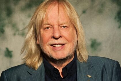 Rick Wakeman reimagina Yes em novo álbum