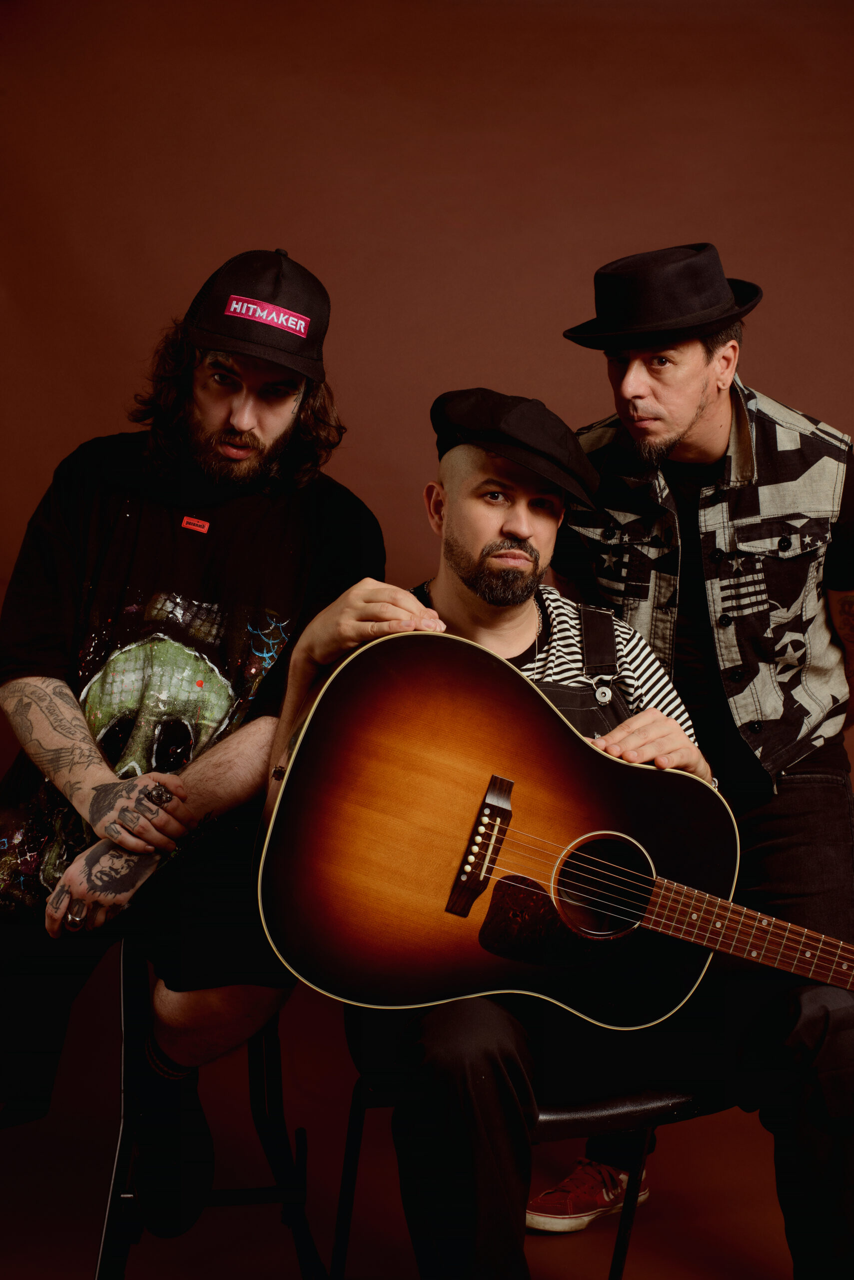 Vespas Mandarinas celebra 10 anos do álbum Animal Nacional com show no Sesc 24 de Maio