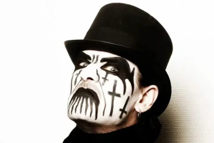 King Diamond lança “Spider Lilly”, primeira faixa inédita em 5 anos