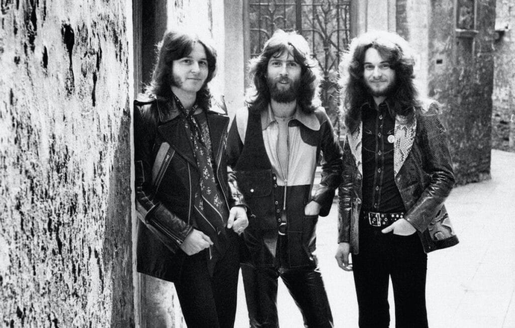 A partir da esquerda Aldo Tagliapietra (vocal, guitarra), Tony Pagliuca (teclado) e Michi Dei Rossi (bateria). (Foto de Mondadori, Veneza – Itál