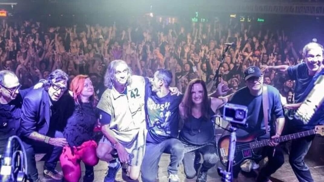 Os Replicantes mostrou porque é uma das maiores bandas do punk rock nacional