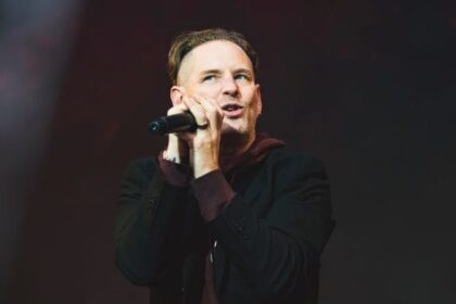 Corey Taylor leva “Pink Pony Club” de Chappell Roan ao palco em tampa
