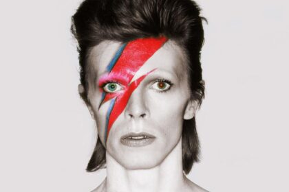 Uma jornada pela história de David Bowie, o camaleão do rock
