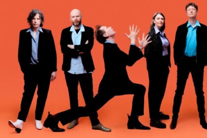 Franz Ferdinand apresenta nova música “Bar Lonely” no CBS Saturday Sessions