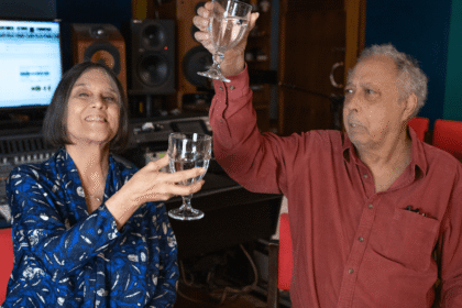 Joyce Moreno e Jards Macalé  em “Um abraço do João”
