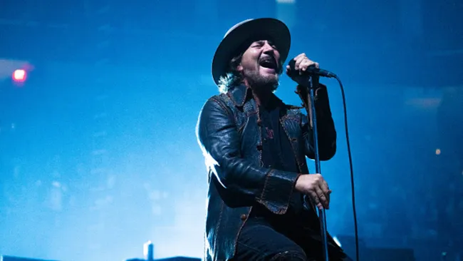 O Pearl Jam fez um cover de Strangehold com uma letra diferente. E, aparentemente, Ted Nugent não gostou nem um pouco.