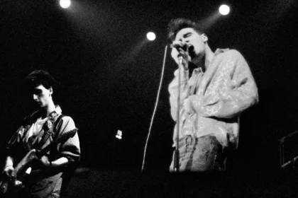 The Smiths: A melancolia poética que redefiniu o Indie Rock