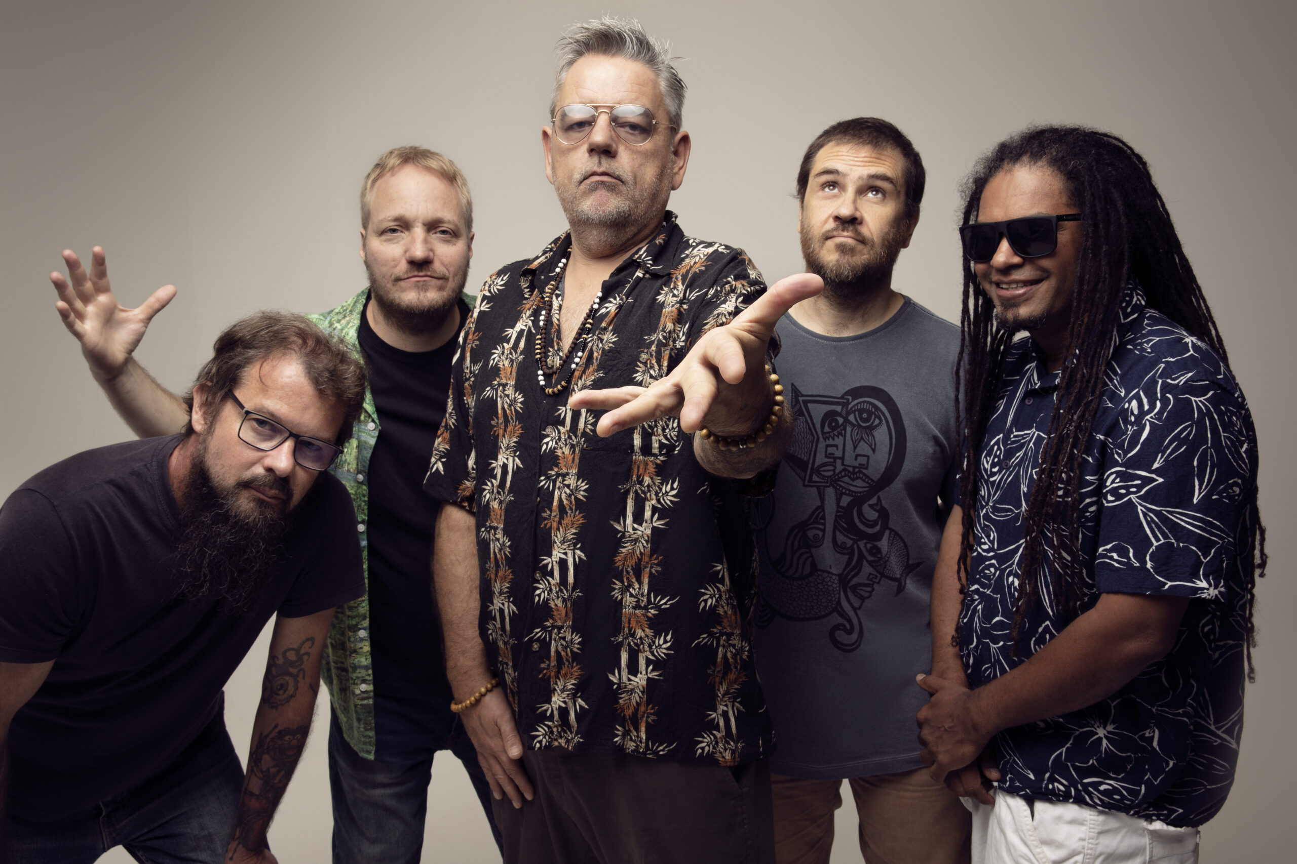 Banda Ultramen prepara duas música novas para lançar seu primeiro 7″  (compacto)