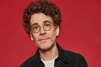 Com lançamento de álbum triplo + disco bônus, Nando Reis leva nova turnê para a Farmasi Arena, no Rio de Janeiro
