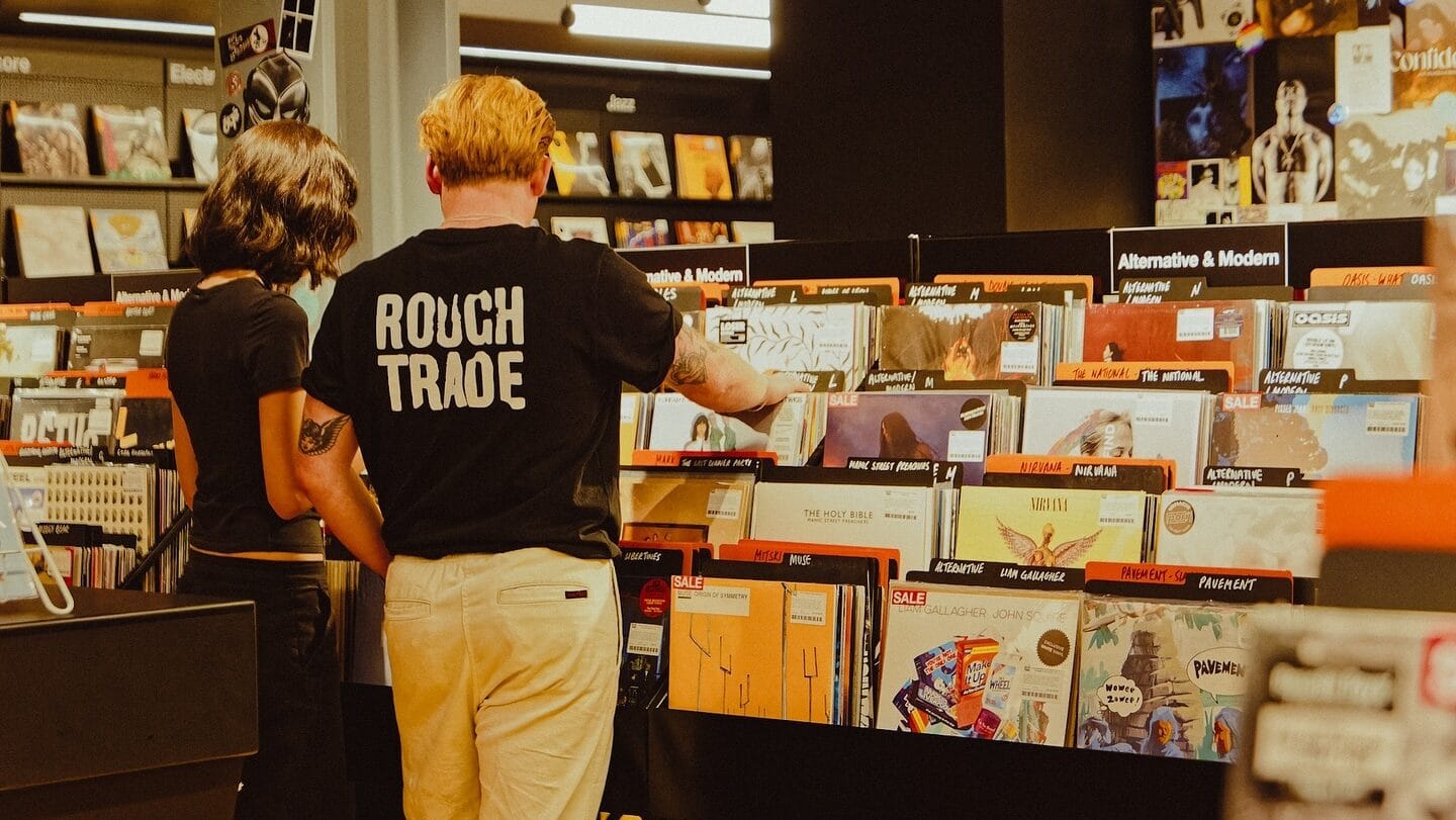 Rough Trade inaugura primeira loja de discos na emblemática Denmark Street, Londres