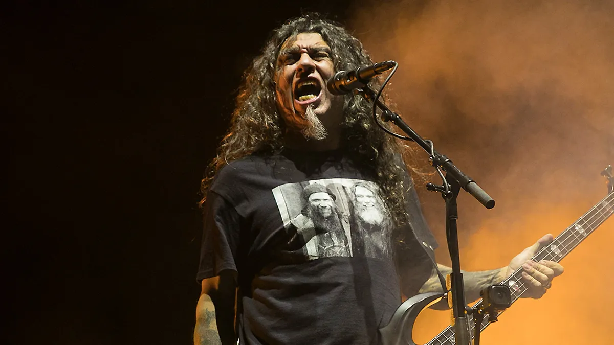 Slayer retorna aos palcos após cinco anos com show explosivo; veja setlist e vídeos