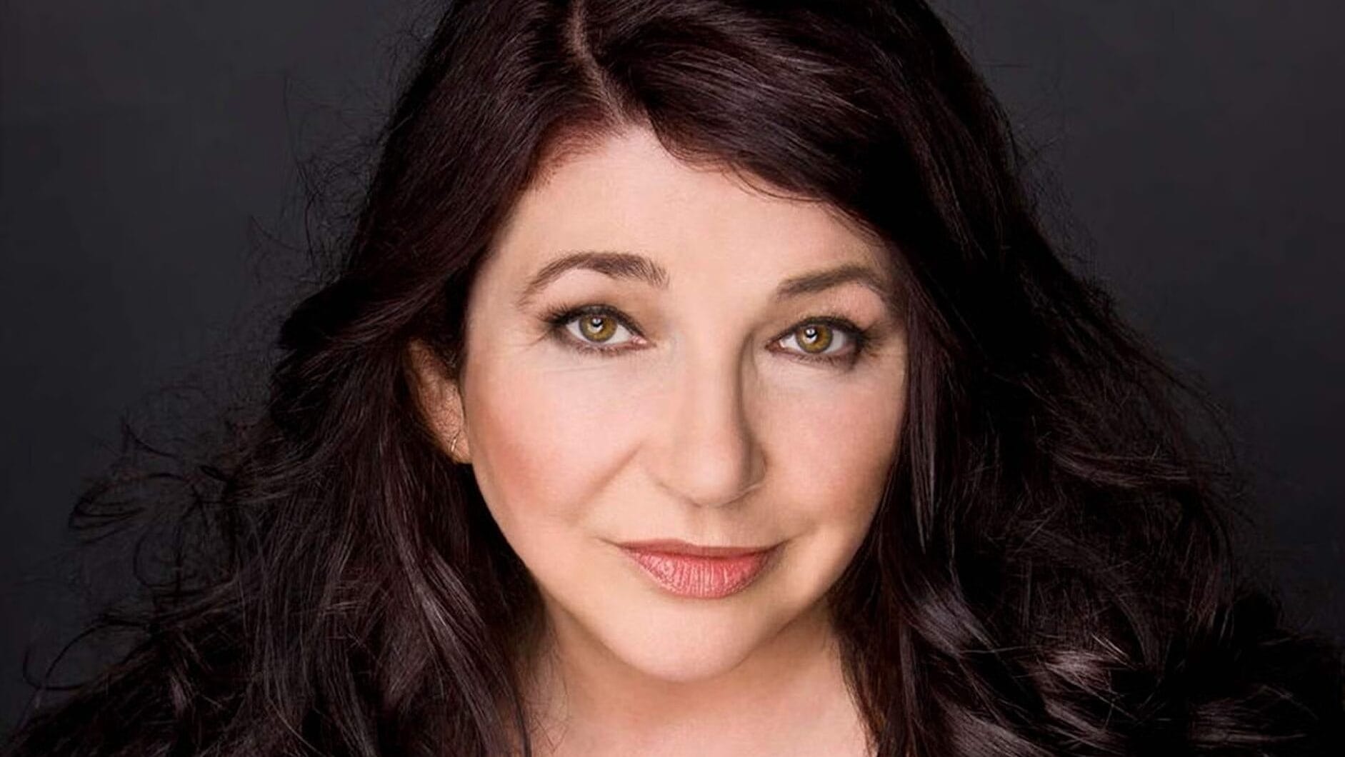 Kate Bush anuncia planos para um novo álbum