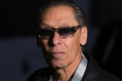 Alex Van Halen revela por que a turnê de reunião com David Lee Roth fracassou