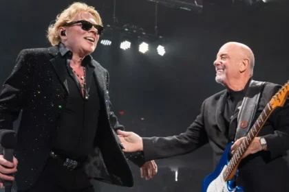 Veja Axl Rose do Guns N’ Roses se juntar a Billy Joel no palco em Inglewood, CA