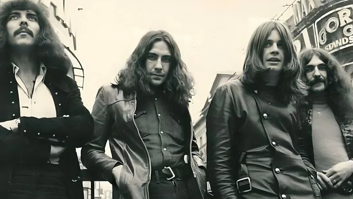 A canção que desafia o tempo, segundo Tony Iommi