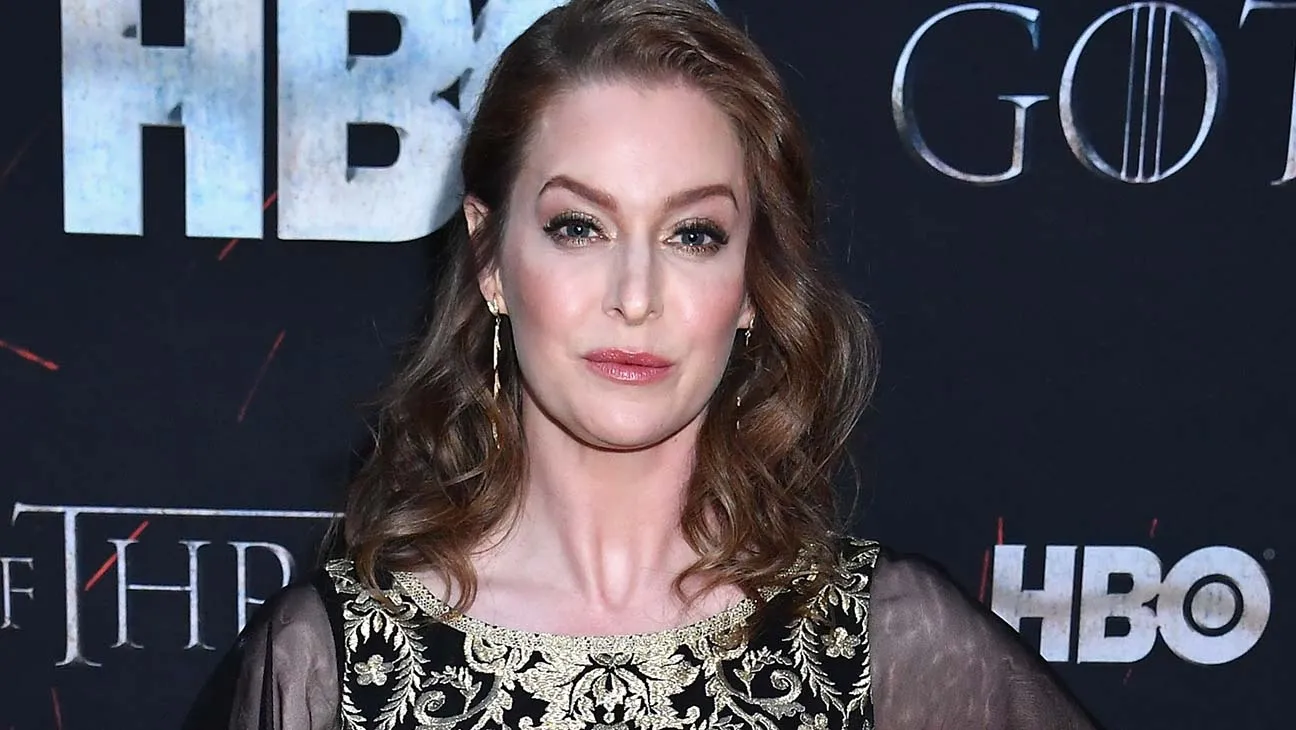 Esmé Bianco exige respostas sobre investigação de abuso contra Marilyn Manson