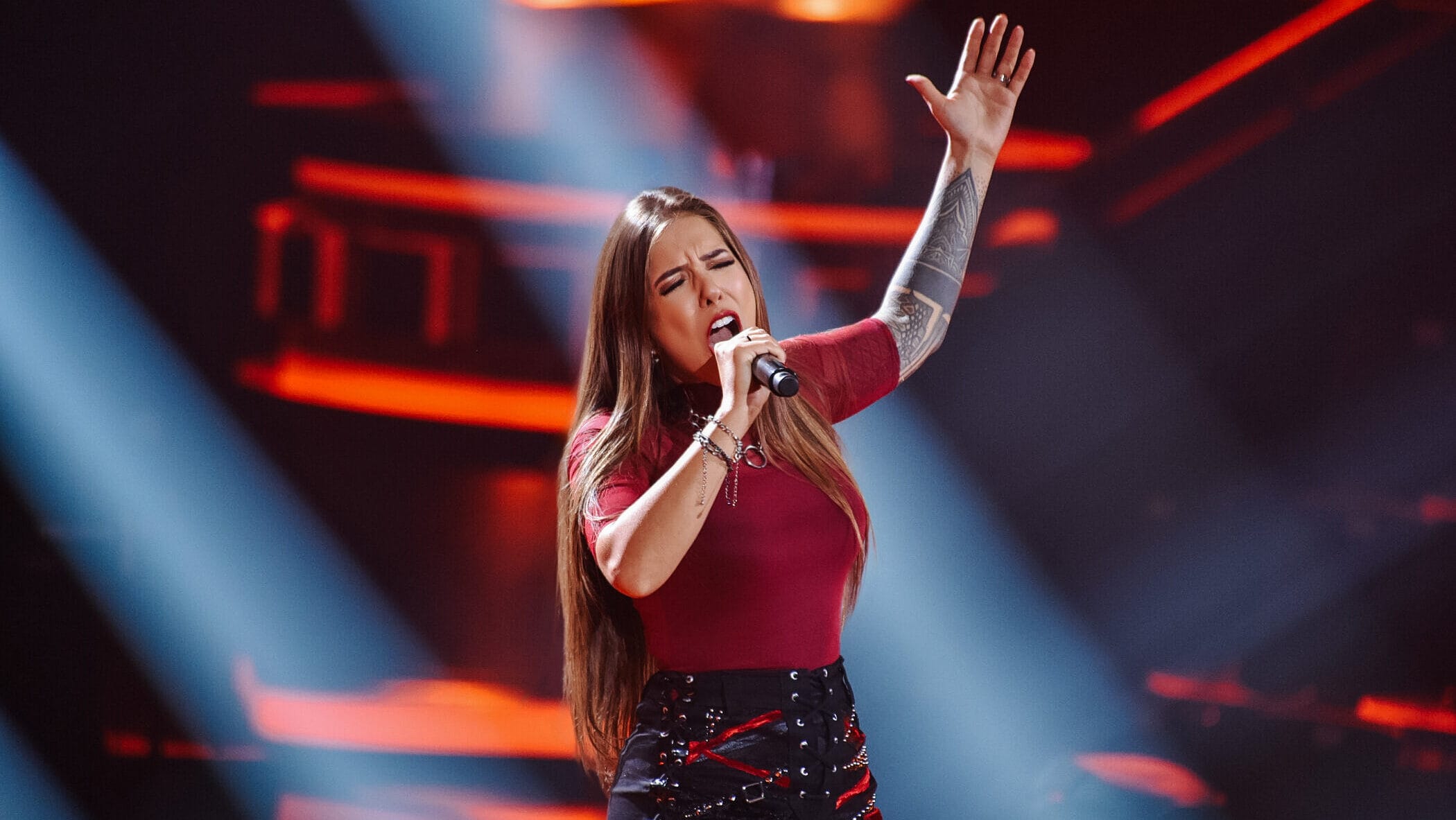 Isa Roddy lança videoclipe do cover de “I Am the Fire”, do Halestorm