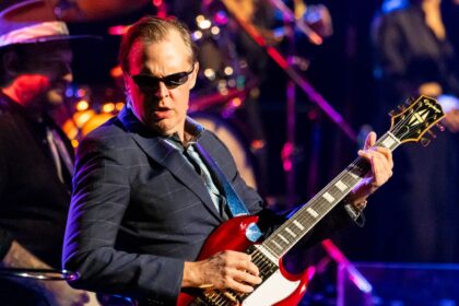 Joe Bonamassa homenageia Rory Gallagher em shows Especiais de 30º aniversário com recriação da ‘Irish Tour ’74’