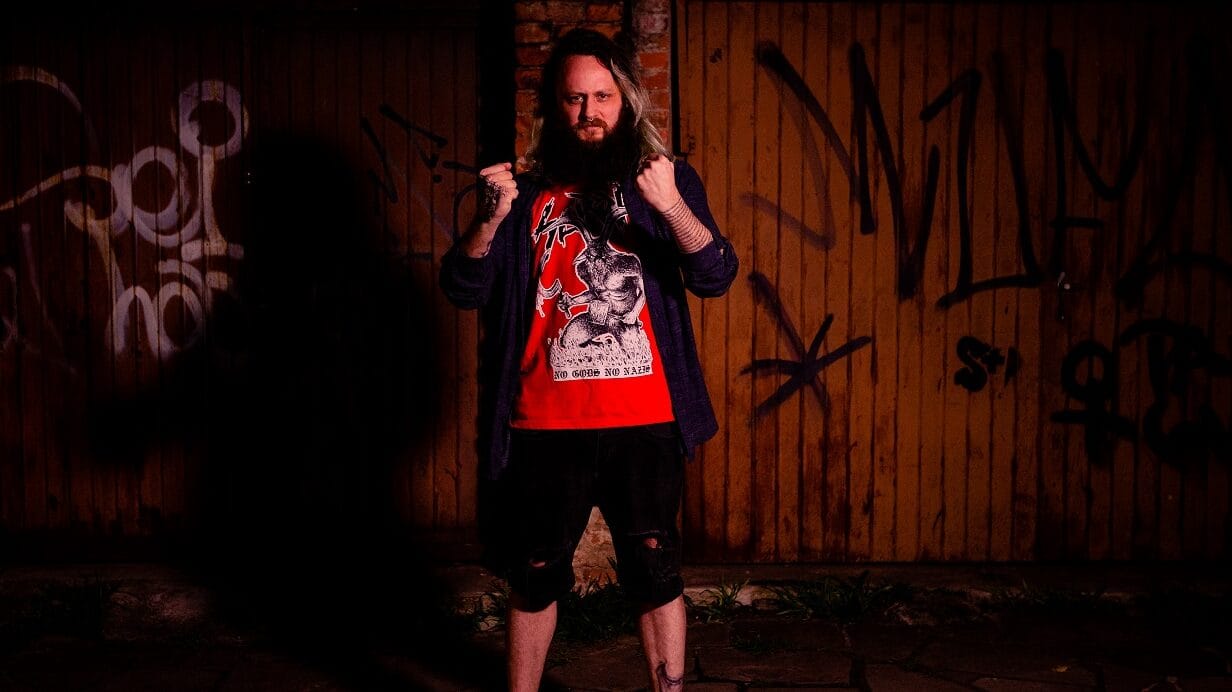Jaydson lança nesta sexta-feira (4/10) seu novo single, a política faixa ‘Camisa Amarela’