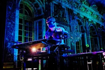 Jean-Michel Jarre anuncia lançamento de álbum ao vivo de edição limitada gravado em Versalhes