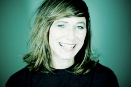 Kim Deal lança novo single A Good Time Pushed