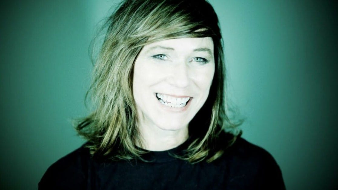 Kim Deal lança novo single A Good Time Pushed
