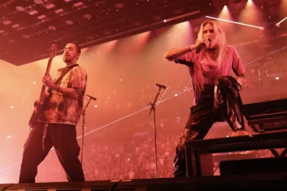 Linkin Park apresenta novo single Heavy Is The Crown em show em Londres