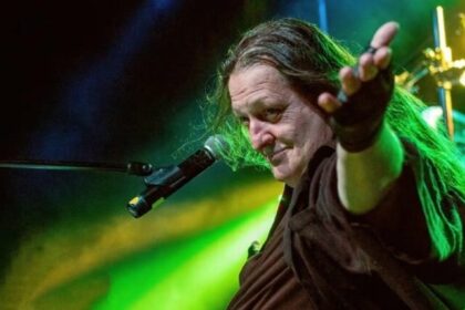 Jon Oliva, do Savatage, diagnosticado com Esclerose Múltipla e Doença de Ménière