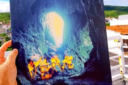 “A Storm in Heaven” da banda Verve, é um mergulho na lisergia!