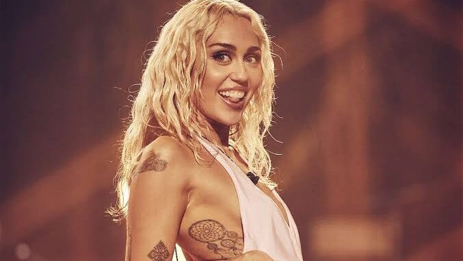 Miley Cyrus é processada por suposta cópia de música de Bruno Mars