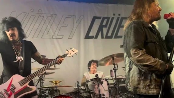 Mötley Crüe inicia série de shows intimistas em Los Angeles