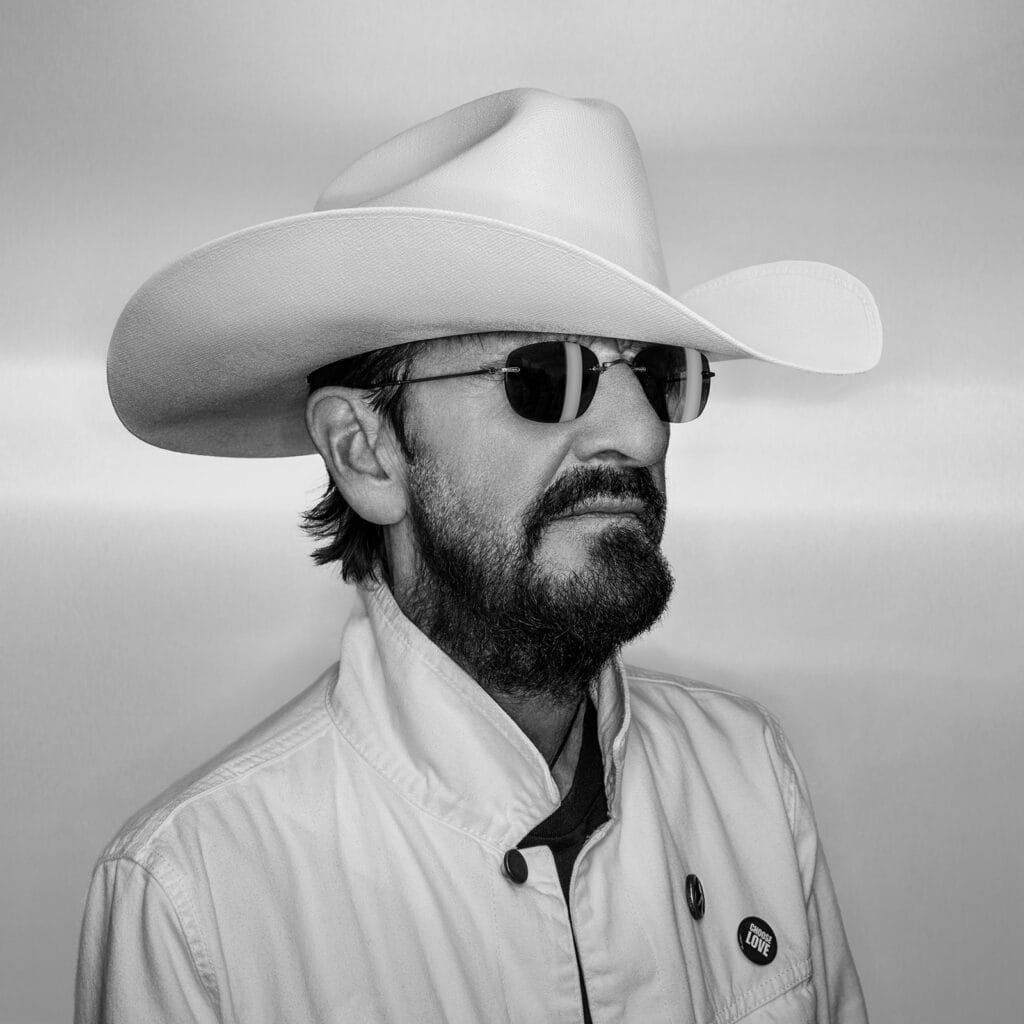Ringo Starr anuncia novo álbum country Look Up, com lançamento em janeiro de 2025