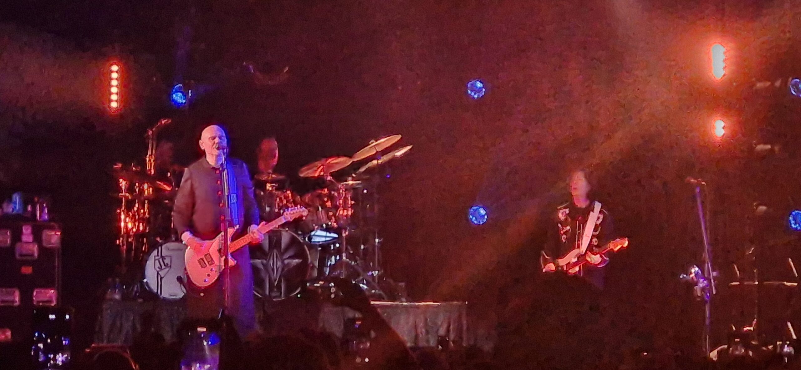 The Smashing Pumpkins volta a São Paulo para estraçalhar as abóboras restantes do Halloween