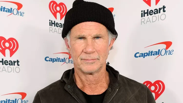 Artista de rua não sabia que era Chad Smith que estava curtindo a sua performance