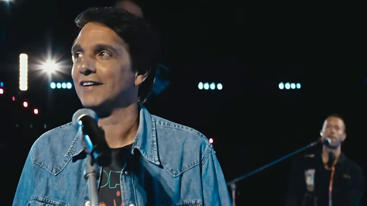 Coldplay compartilha vídeo de ‘Karate Kid’ estrelado por Ralph Macchio