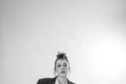 MADRE, projeto de Luiza Pereira, lança primeiro álbum solo acompanhado de manifesto anti-digital