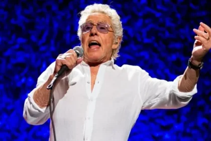 Roger Daltrey, do The Who, anuncia turnê solo no Reino Unido em 2025