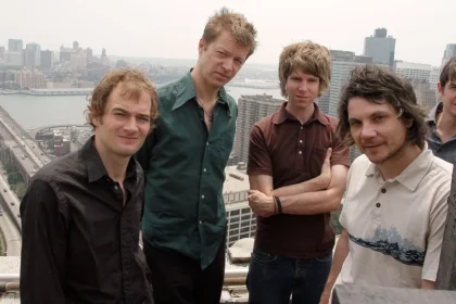 Wilco anuncia edição especial de 20 anos de A Ghost Is Born com material inédito