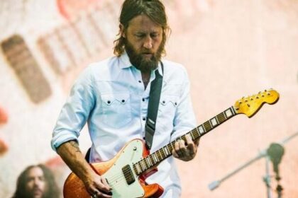 Fender e Chris Shiflett do Foo Fighters lançam nova guitarra assinada Cleaver Telecaster Deluxe