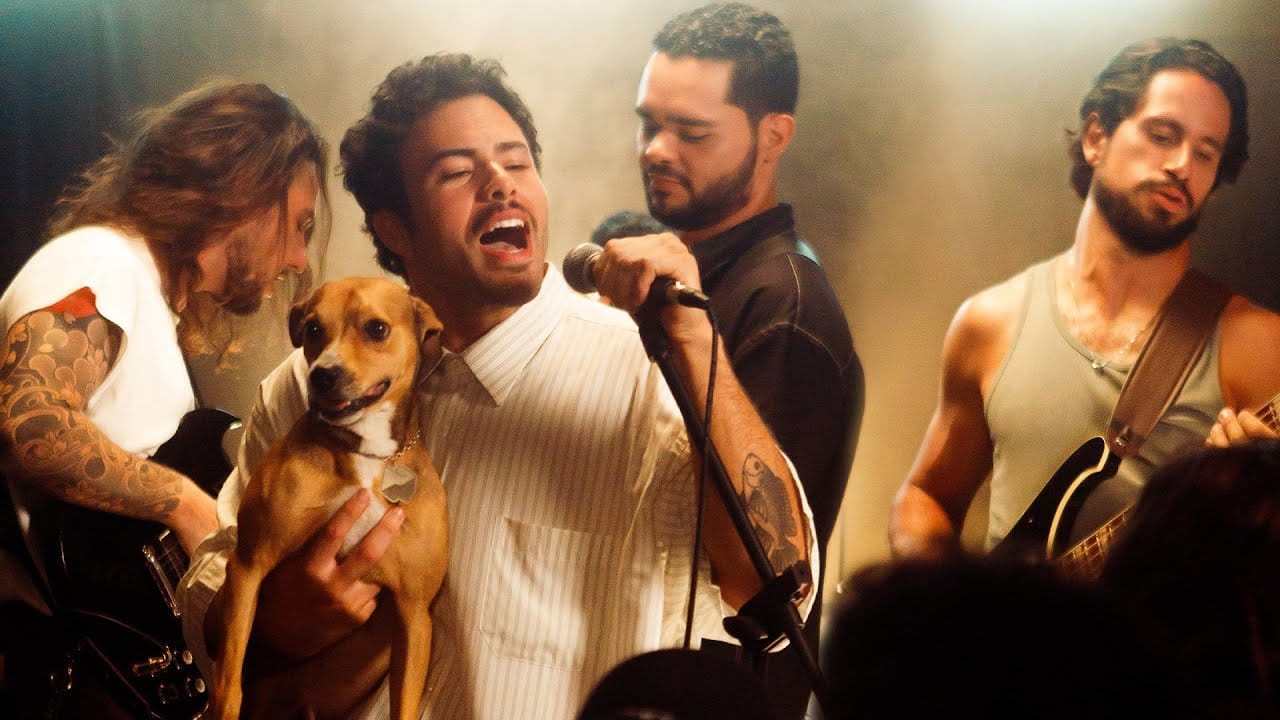 “Curva da Ladeira”: Lagum lança single acompanhado de videoclipe que retrata a sexta-feira de um vira cachorro caramelo
