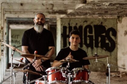 Hungrs: projeto de música entre pai e filho lança segundo single, The Seeker