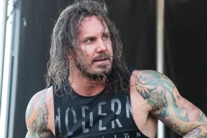Tim Lambesis planeja continuidade de As I Lay Dying